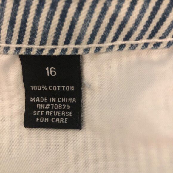 Rue 21+ Shorts Womens 16 Jean Cutoff Short Shorts Daisy Duke style Distressed - Picture 4 of 9